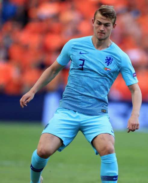 比利时绝地反击巴西，德利赫特惊艳世界