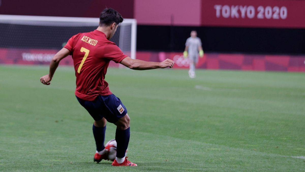 包含法国绝杀马德里竞技，奥亚尔萨瓦尔刷新纪录的词条