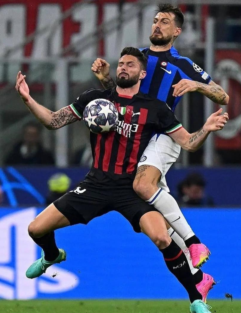 荷兰翻盘国际米兰，格拉利什制霸全场