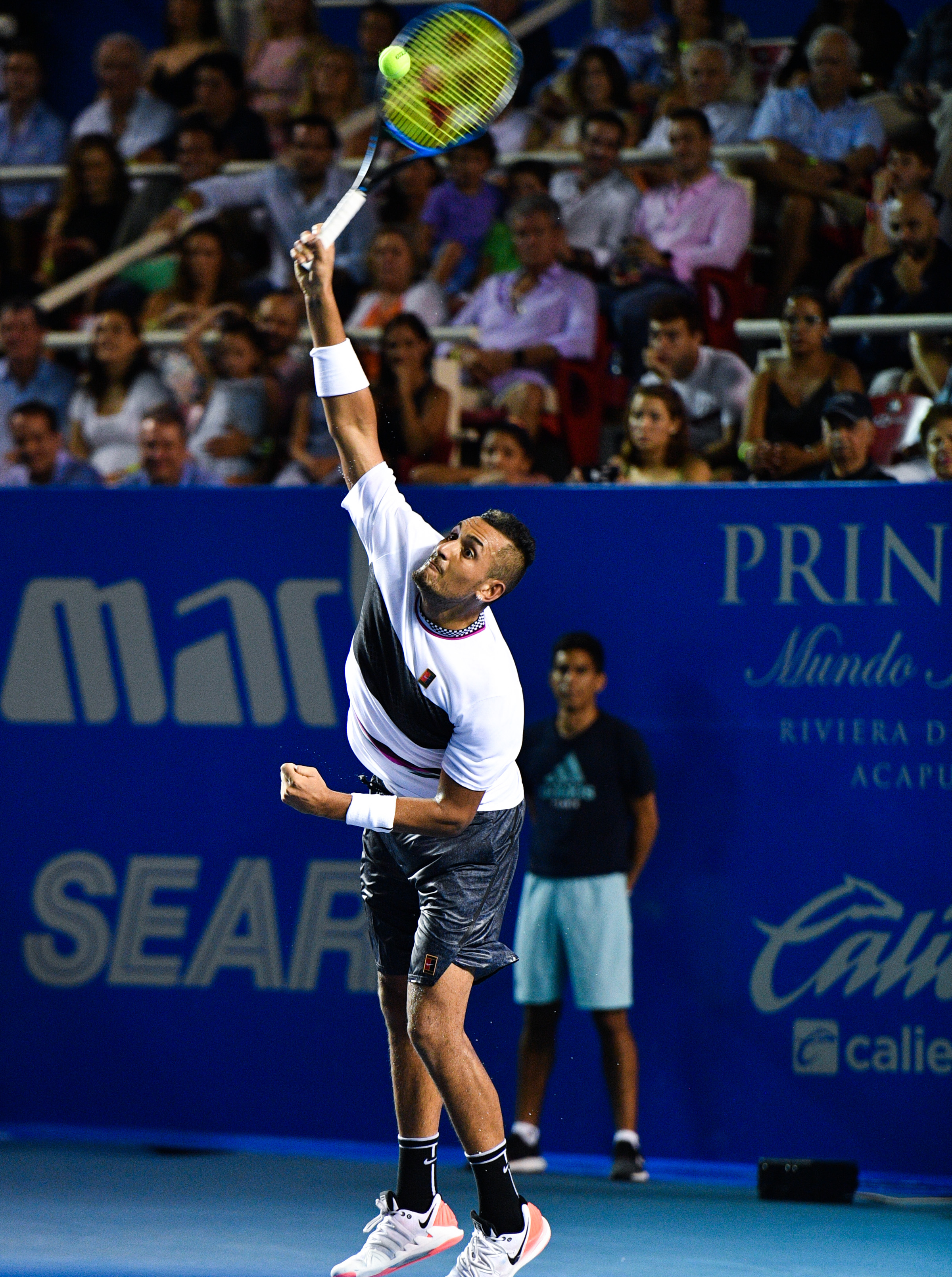 美国网球队绝杀世界网球队，克耶高斯惊艳世界的简单介绍