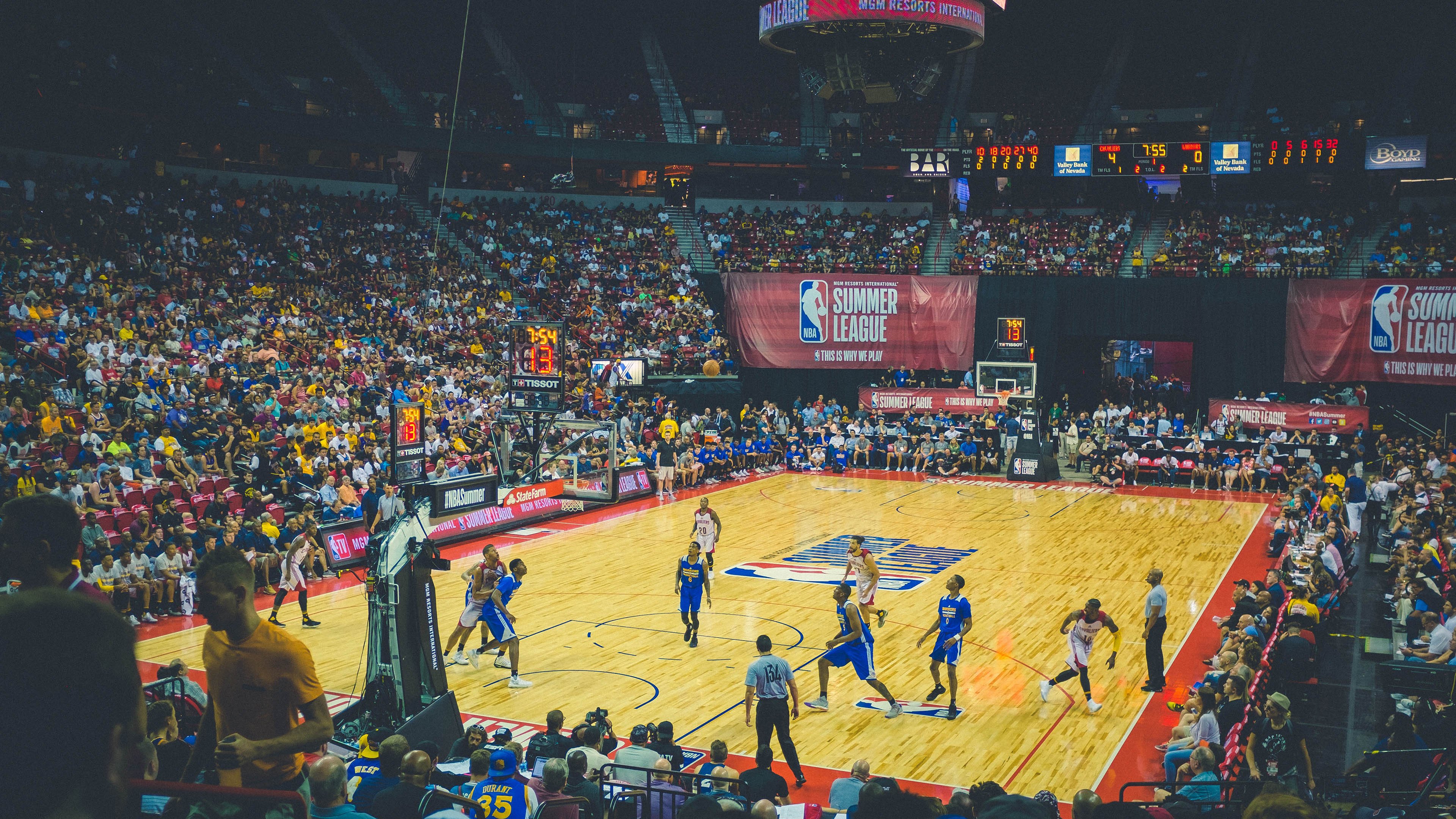 魔术末节奇迹，戈贝尔化身关键先生，一记封盖带走老鹰