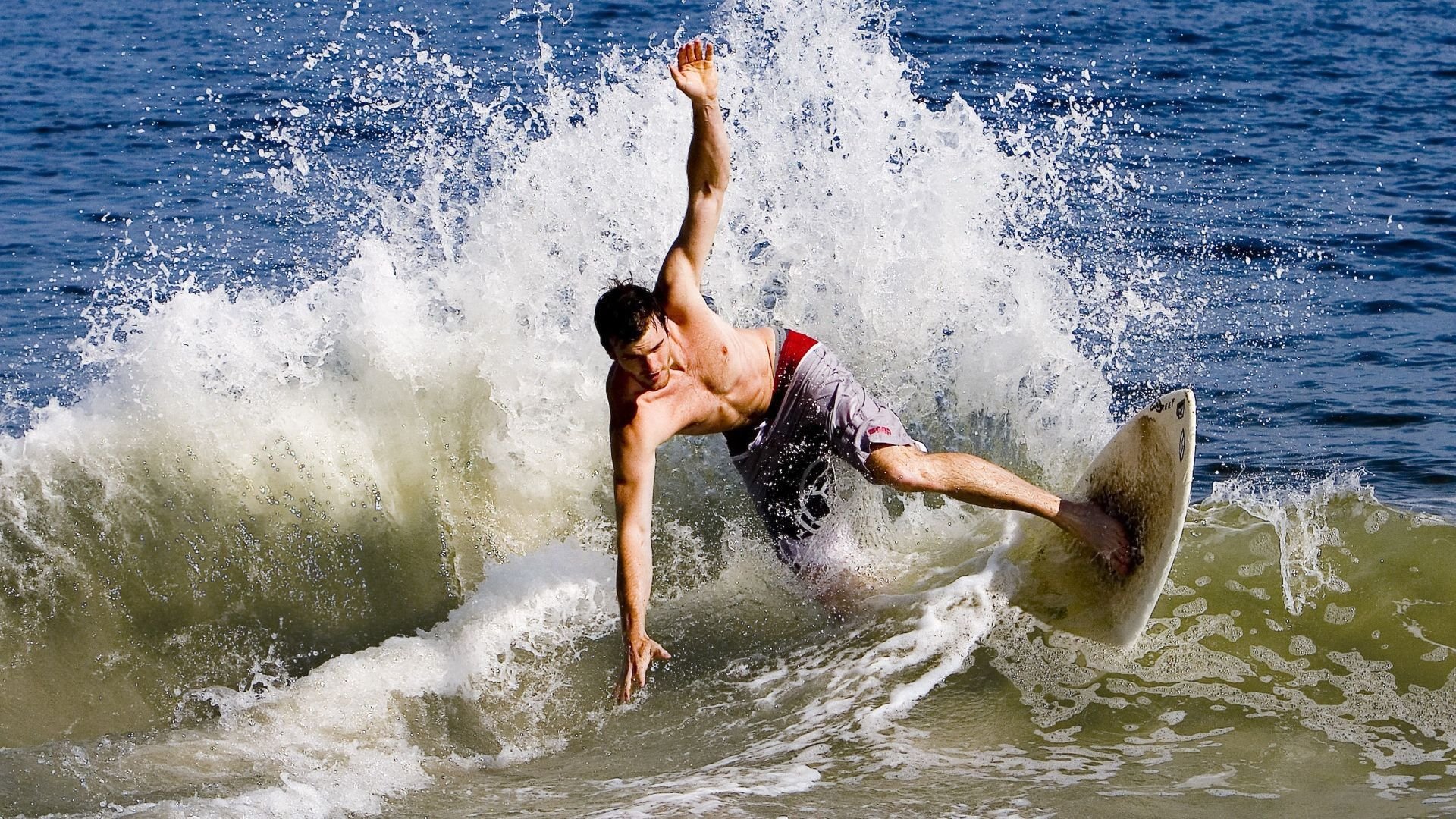 英超争冠之夜，厄德高进攻端无人可挡，谱写中场大师的华丽乐章