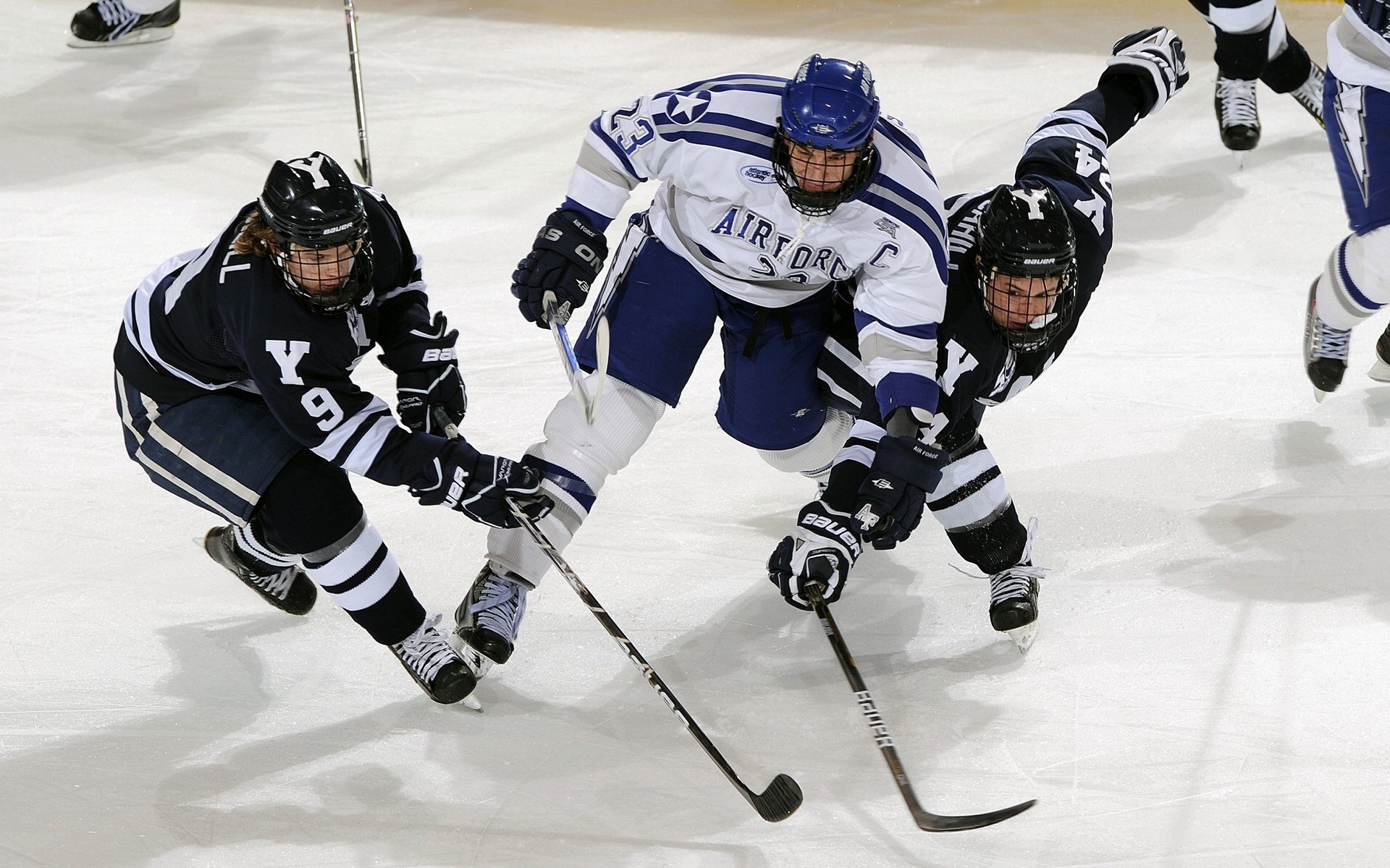 铁血防线定乾坤，德里赫特强压破局，瑞士力克加纳展现实力足球
