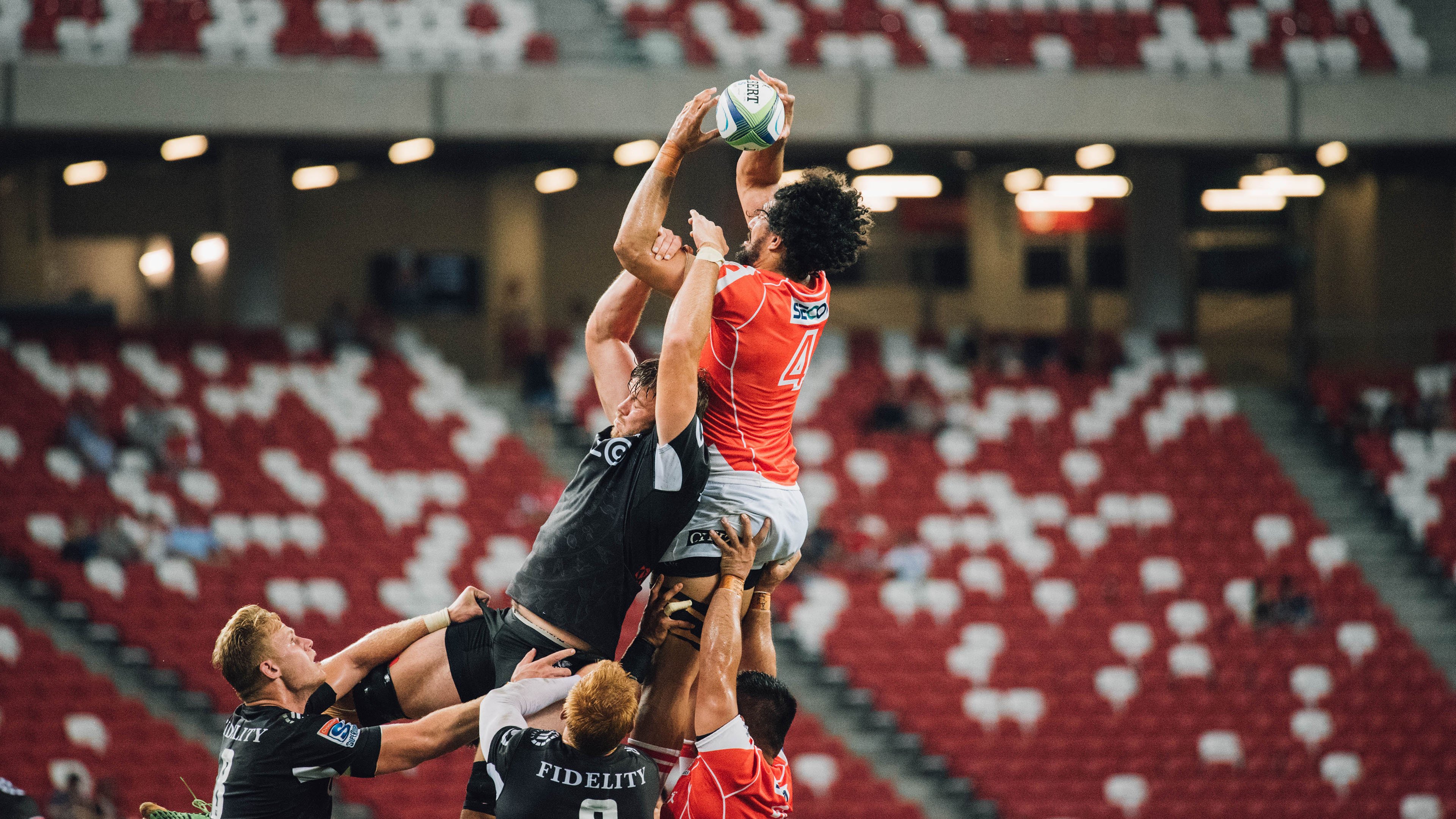 库里欧冠决赛接管比赛，辽宁队淘汰雄鹿，体育跨界奇迹的启示